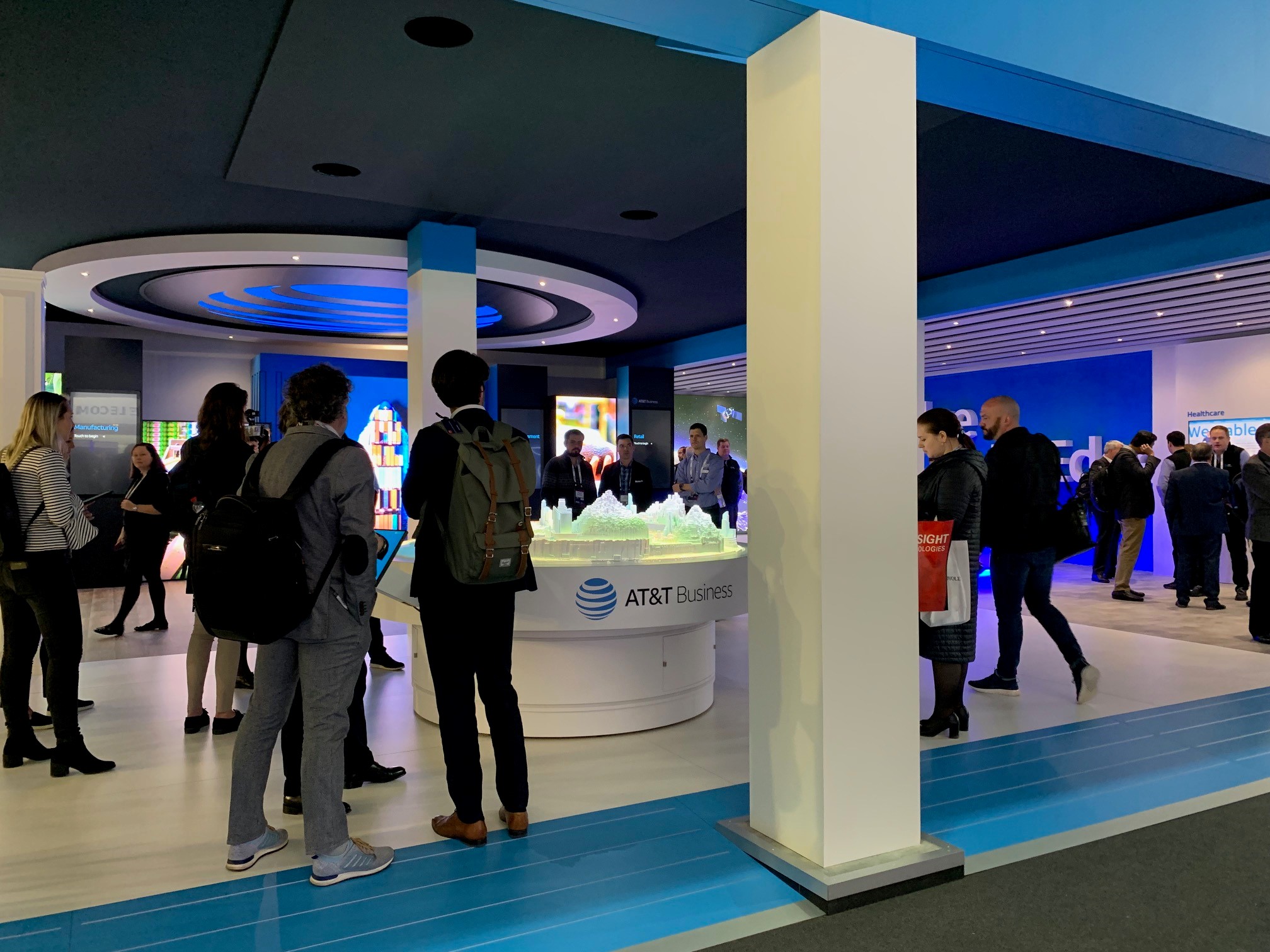 booth_mwc2.jpg